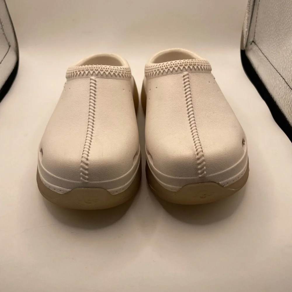 UGG Tamsan Sport girls white clogs size 10 toddler